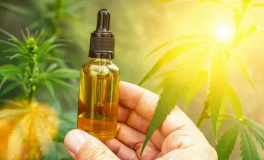 Jaký je rozdíl mezi izolátem CBD a destilátem CBD?